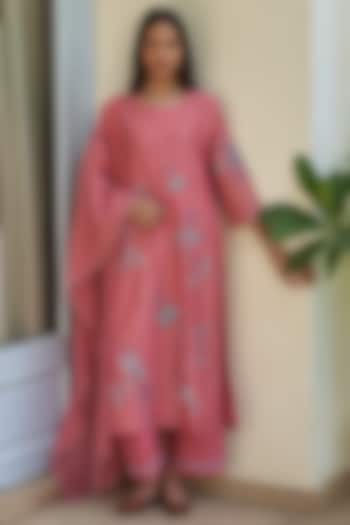 Peony Pink Muslin Cotton Floral Applique Work Kurta Set by Vaayu at Pernia's Pop Up Shop