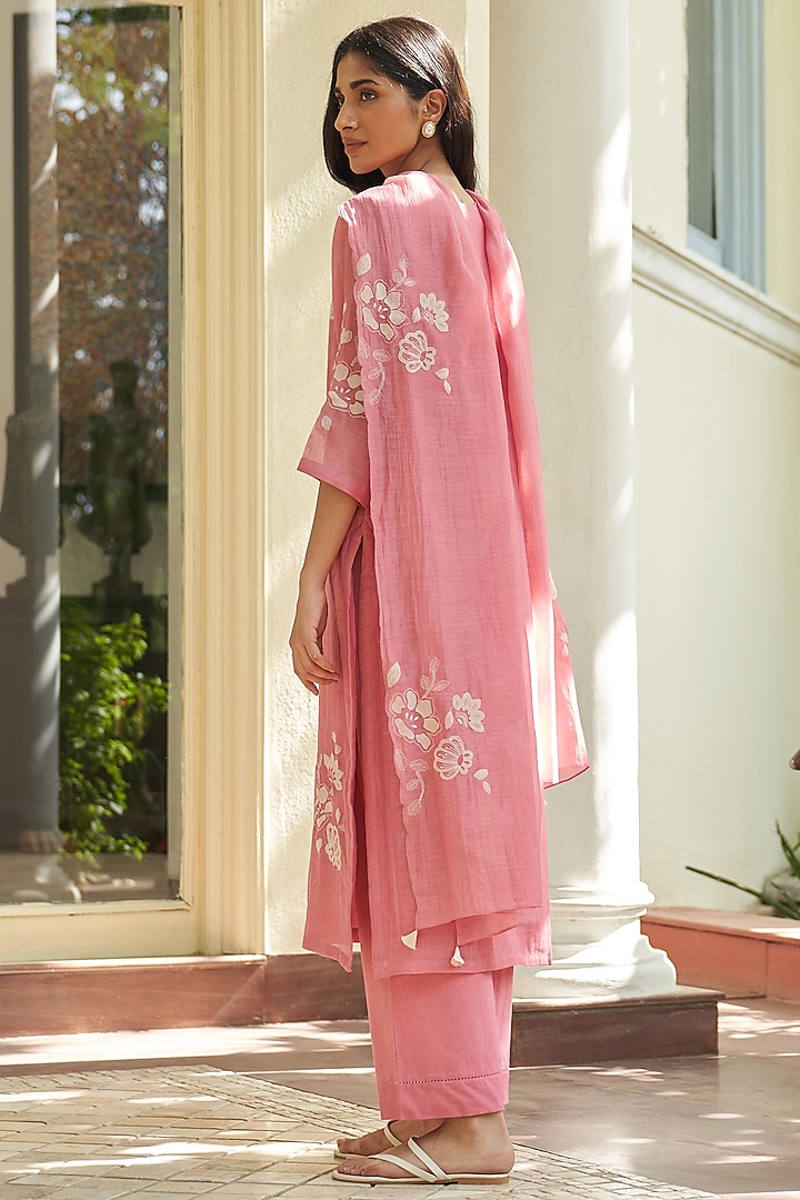Peony Pink Muslin Cotton Floral Applique Work Kurta Set by Vaayu at Pernia's Pop Up Shop