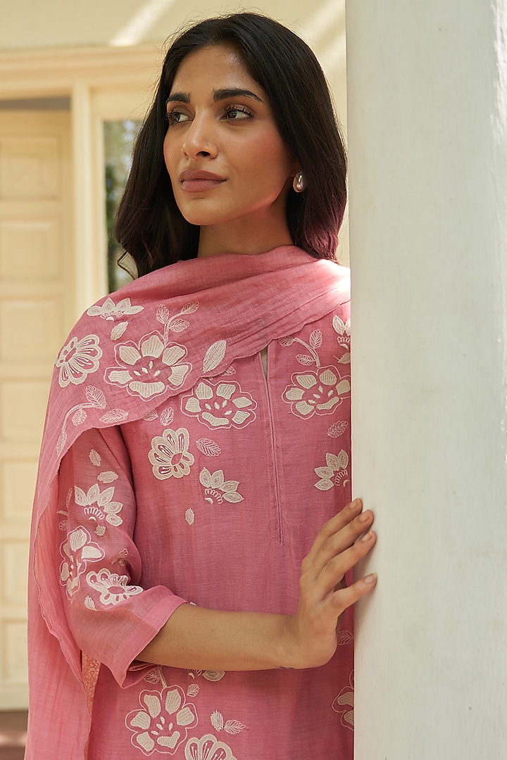 Peony Pink Muslin Cotton Floral Applique Work Kurta Set by Vaayu at Pernia's Pop Up Shop