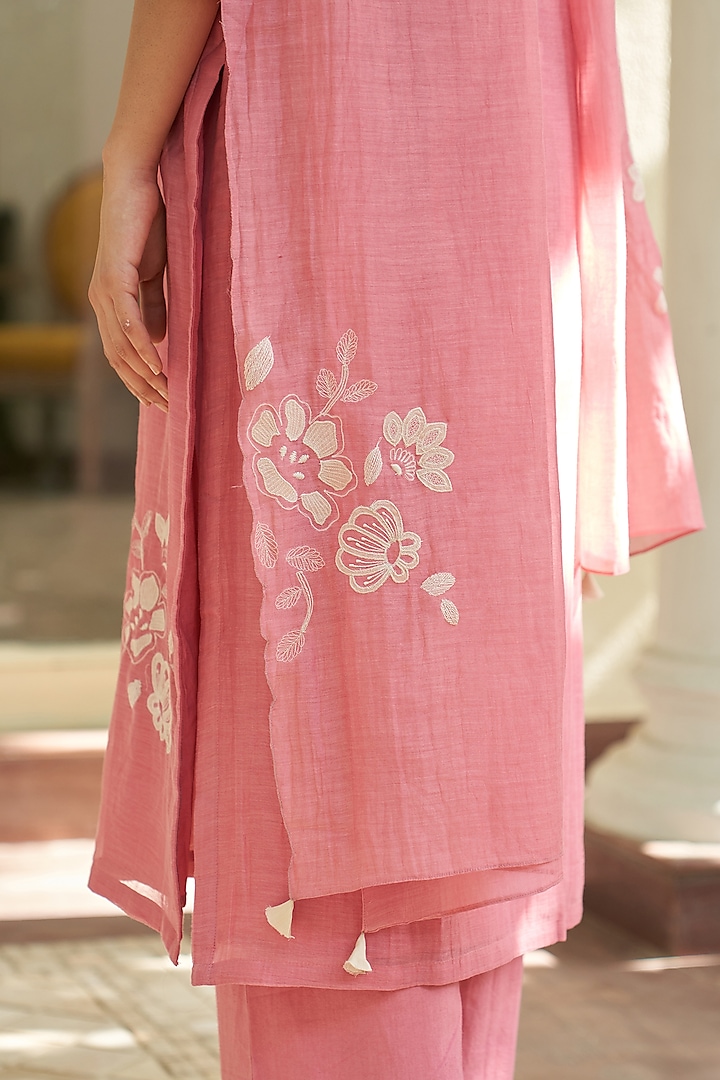 Peony Pink Muslin Cotton Floral Applique Work Kurta Set by Vaayu at Pernia's Pop Up Shop