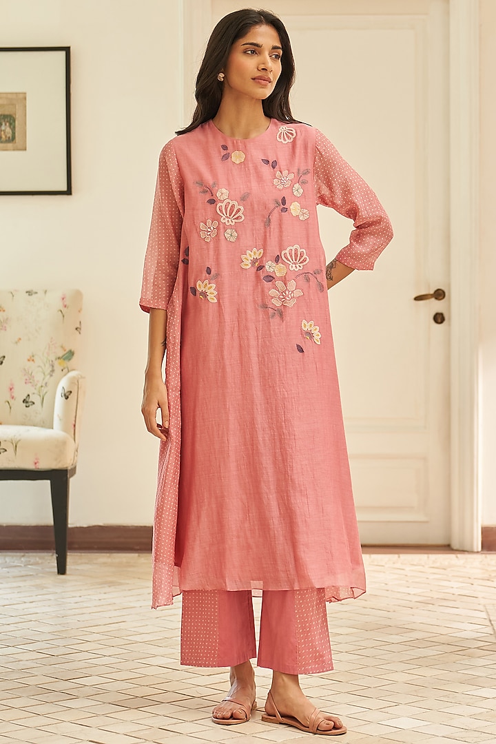 Peony Pink Muslin Cotton Floral Applique Work Kurta Set by Vaayu at Pernia's Pop Up Shop
