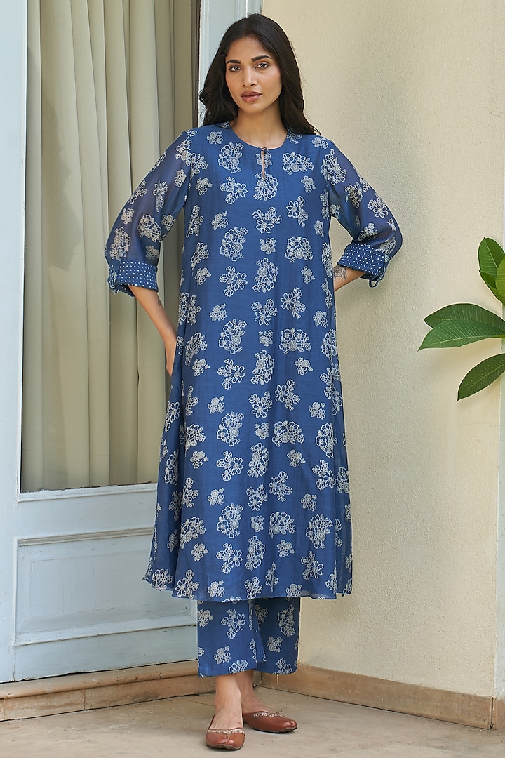 Ocean Blue Muslin Cotton Floral Applique Work Kurta Set by Vaayu at Pernia's Pop Up Shop