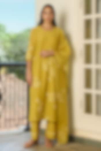 Marigold Yellow Muslin Cotton Applique Embroidered Kurta Set by Vaayu at Pernia's Pop Up Shop