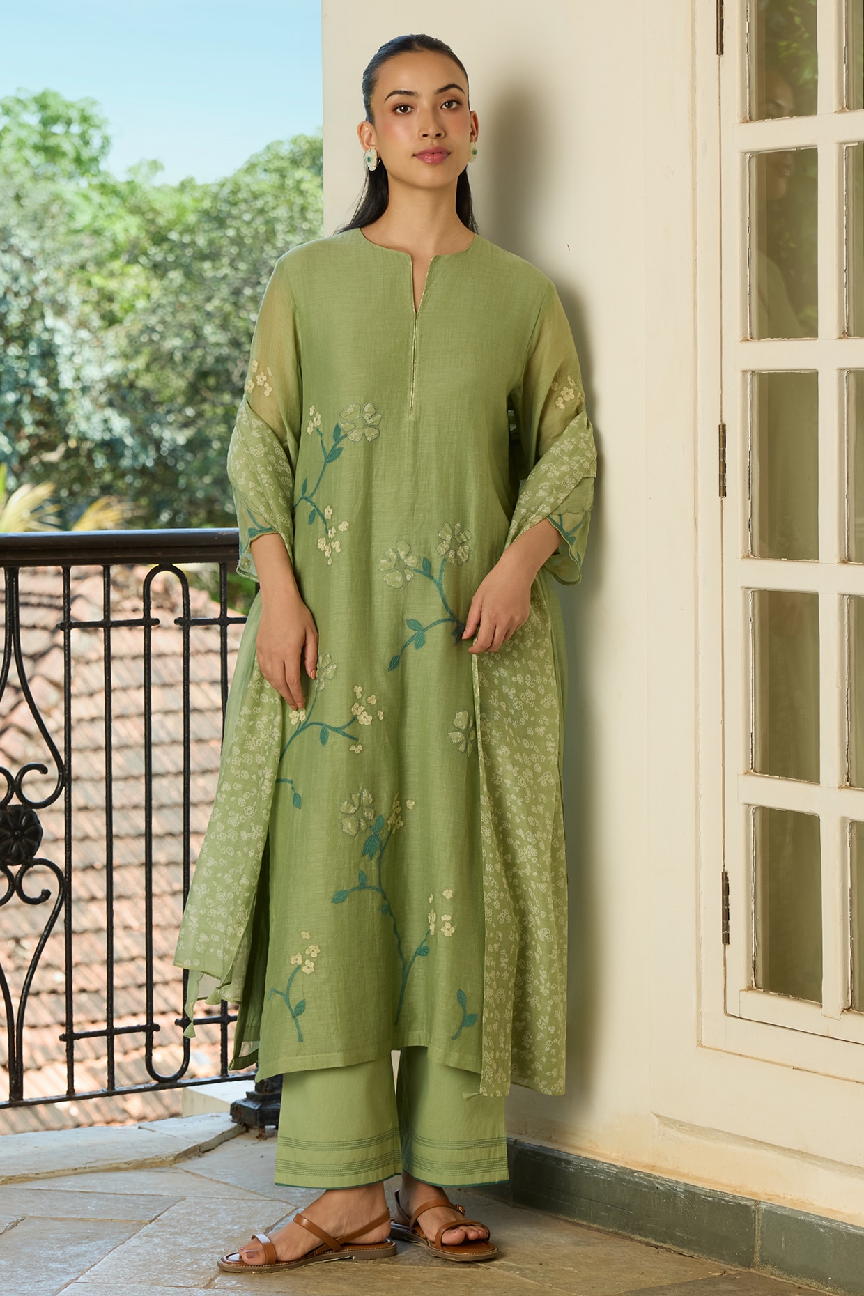 Vaayu Sage Green Muslin Cotton Applique Embroidered Kurta Set