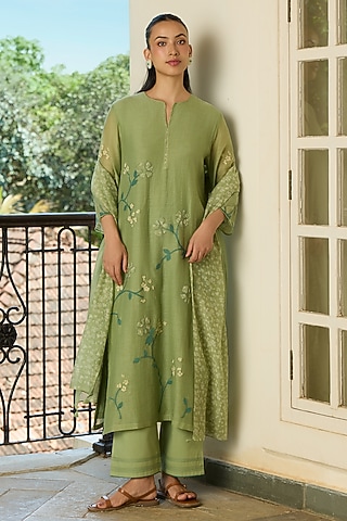 Sage Green Muslin Cotton Applique Embroidered Kurta Set by Vaayu