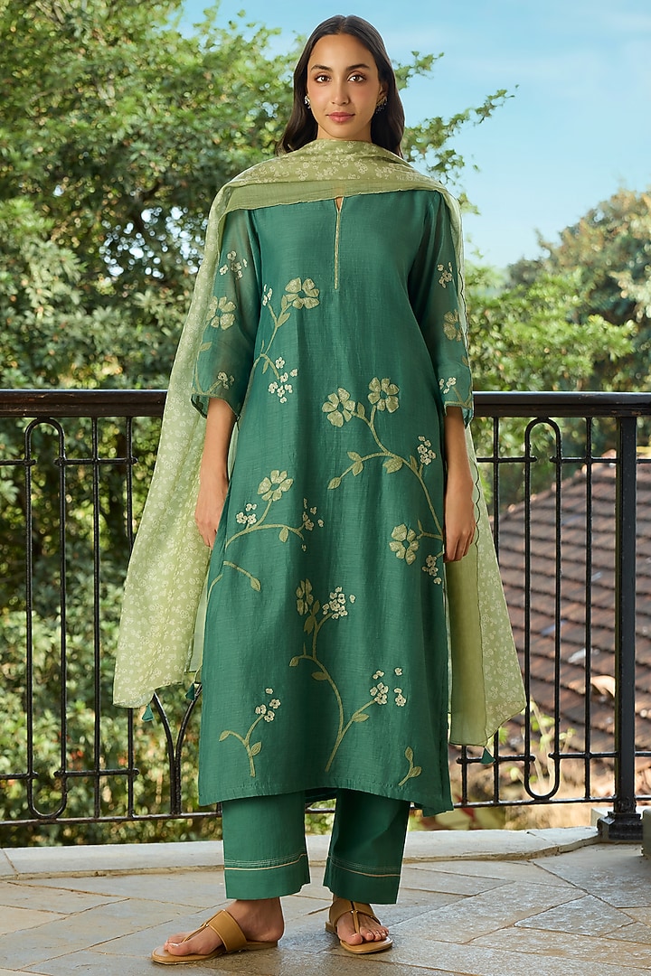 Jade Green Muslin Cotton Applique Embroidered Kurta Set by Vaayu at Pernia's Pop Up Shop