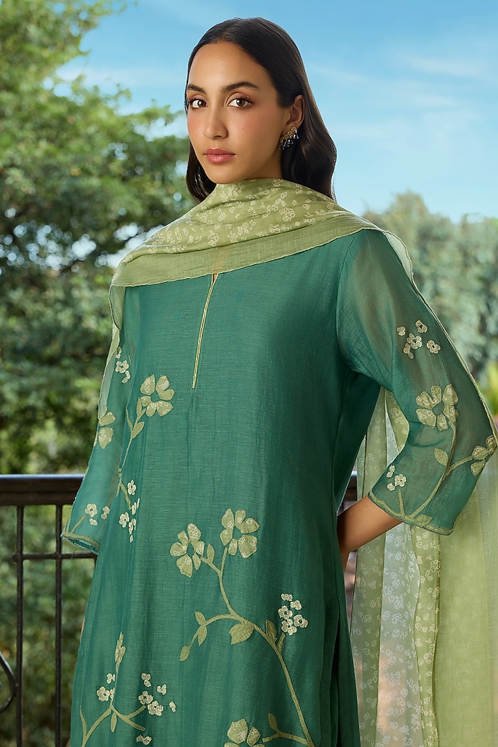 Jade Green Muslin Cotton Applique Embroidered Kurta Set by Vaayu at Pernia's Pop Up Shop