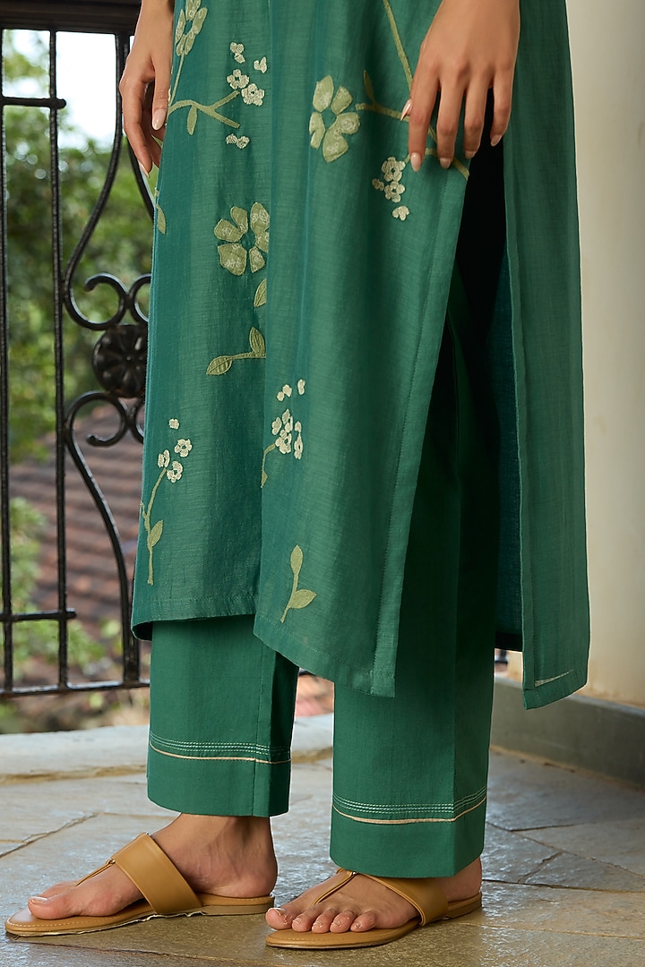 Jade Green Muslin Cotton Applique Embroidered Kurta Set by Vaayu at Pernia's Pop Up Shop