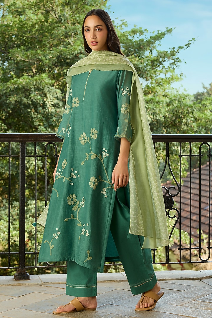 Jade Green Muslin Cotton Applique Embroidered Kurta Set by Vaayu at Pernia's Pop Up Shop