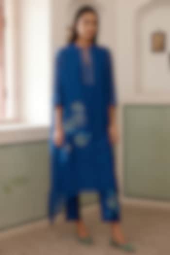 Sapphire Muslin Cotton Embroidered Co-Ord Set by Vaayu at Pernia's Pop Up Shop