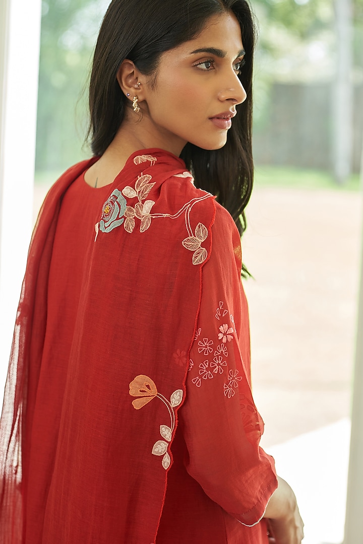 Poppy Red Muslin Cotton Floral Thread & Applique Work Kurta Set by Vaayu at Pernia's Pop Up Shop