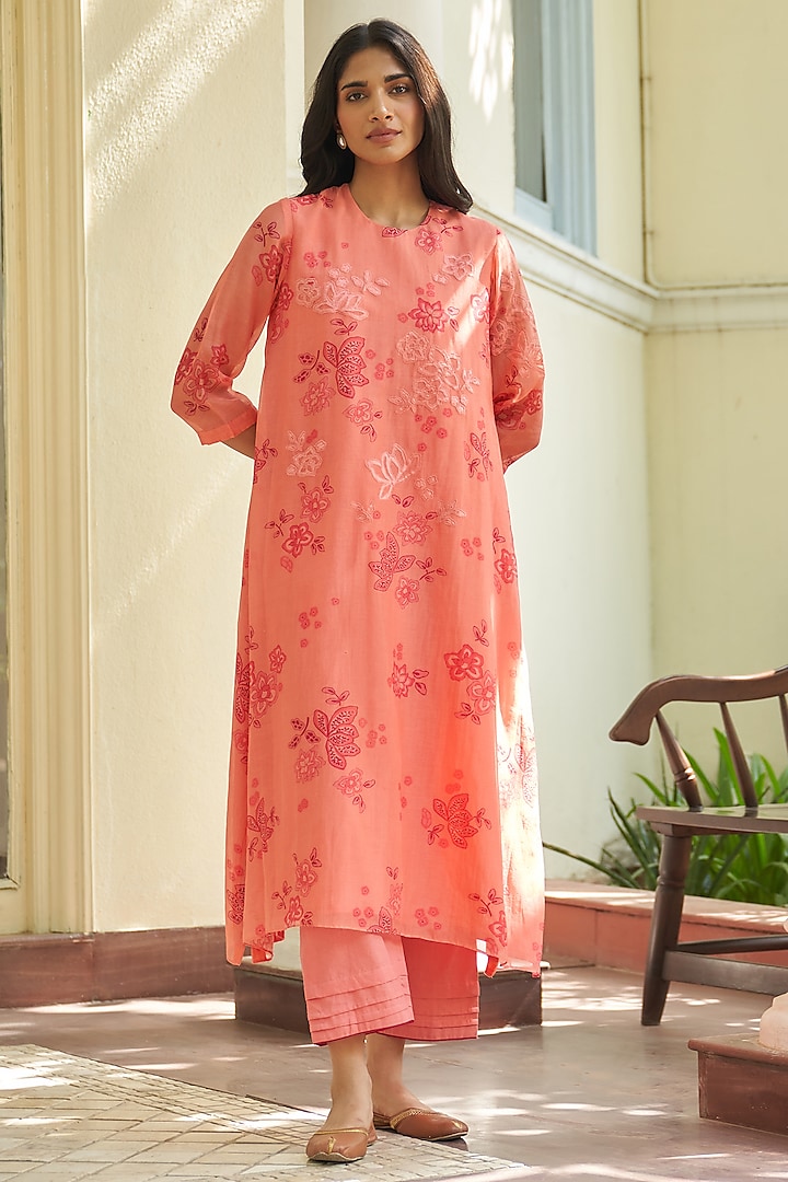 Hibiscus Muslin Cotton Floral Embroidered Kurta Set by Vaayu at Pernia's Pop Up Shop