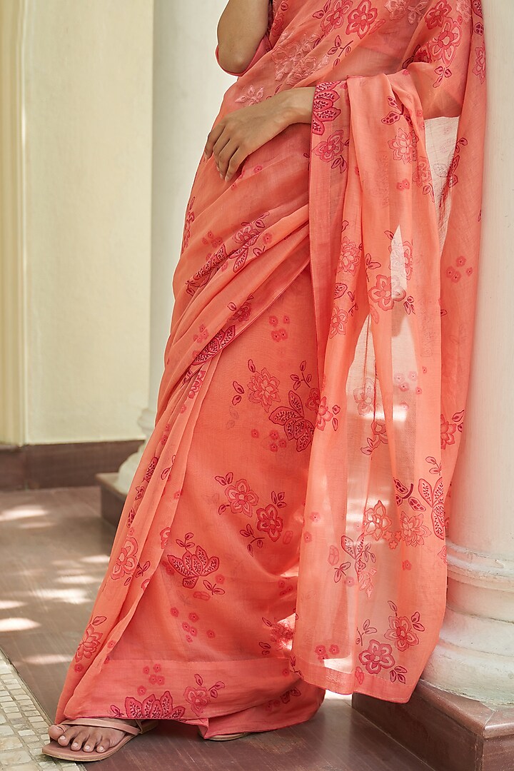 Hibiscus-Colored Muslin Cotton Floral Embroidered Party Wear Saree Set by Vaayu at Pernia's Pop Up Shop