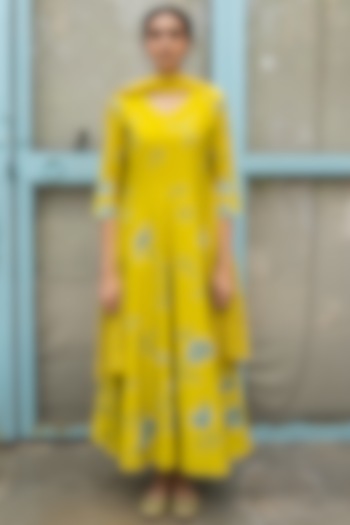 Daffodil Applique Embroidered Anarkali Set by Vaayu at Pernia's Pop Up Shop