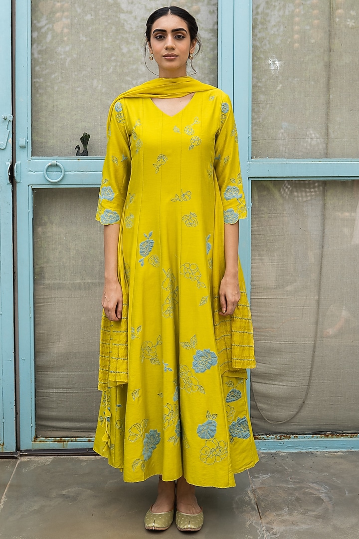 Daffodil Applique Embroidered Anarkali Set by Vaayu at Pernia's Pop Up Shop