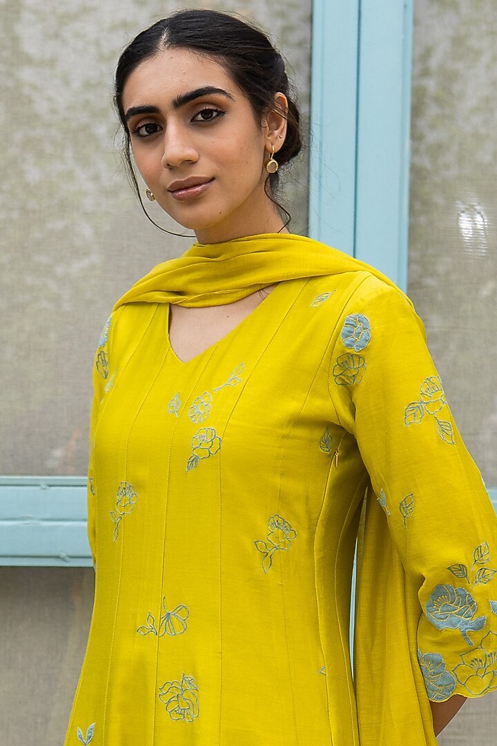 Daffodil Applique Embroidered Anarkali Set by Vaayu at Pernia's Pop Up Shop