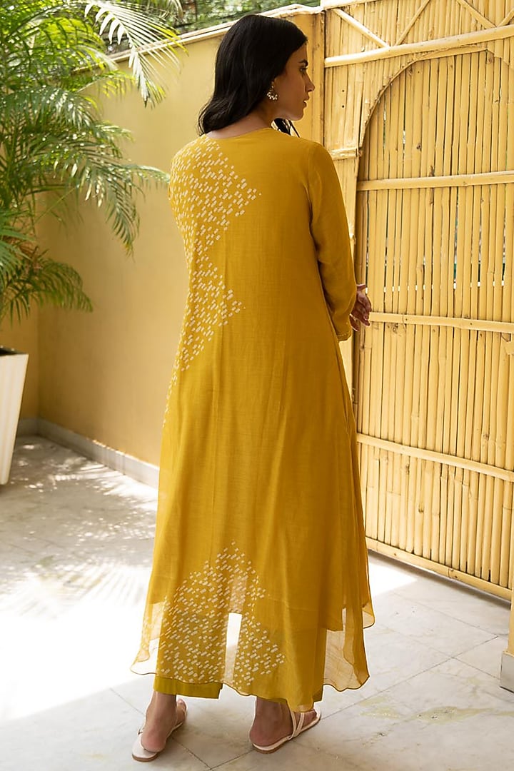Marigold Printed Asymmetrical Kurta Set by Vaayu at Pernia's Pop Up Shop