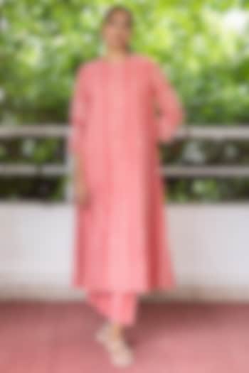 Apricot Cotton Muslin Printed Kurta Set by Vaayu at Pernia's Pop Up Shop