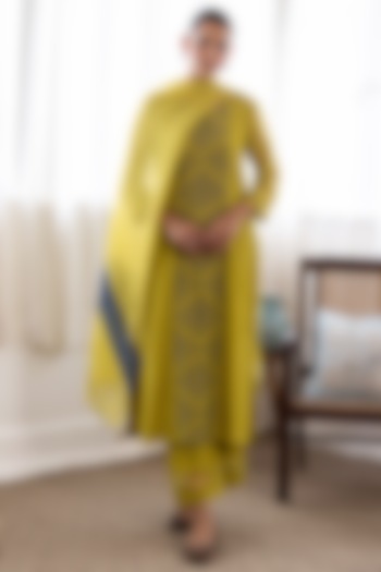 Lime Cotton Muslin Printed Kurta Set by Vaayu at Pernia's Pop Up Shop
