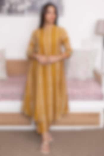 Honeycomb Cotton Muslin Printed Kurta Set by Vaayu at Pernia's Pop Up Shop