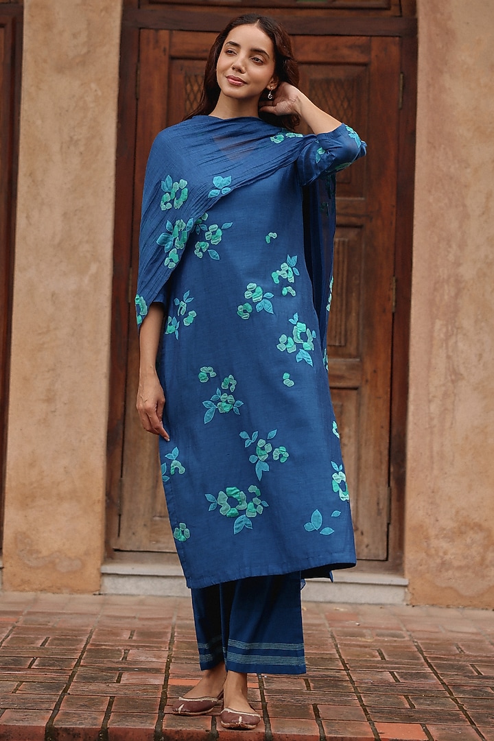 Indigo Blue Muslin Cotton Applique Embroidered Kurta Set by Vaayu at Pernia's Pop Up Shop