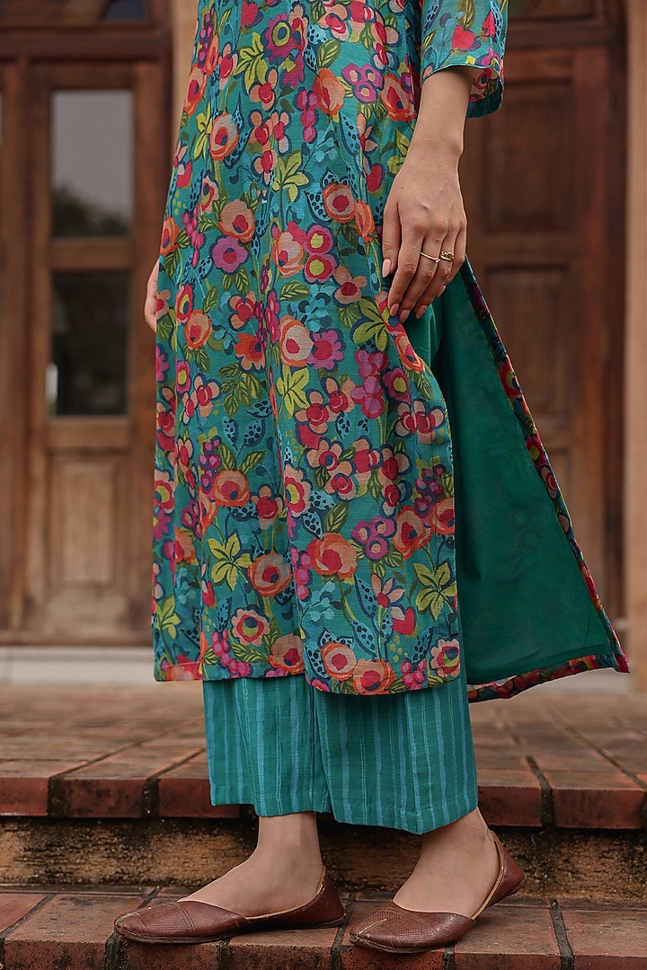 Teal Muslin Cotton Floral Printed Kurta Set by Vaayu at Pernia's Pop Up Shop