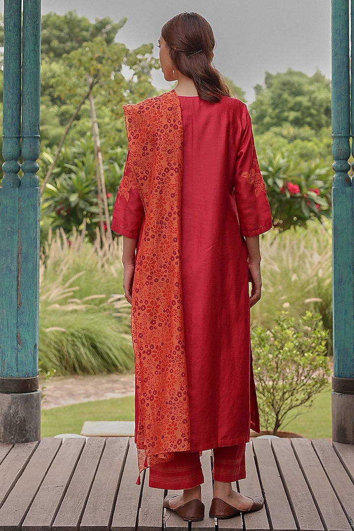 Berry Colored Giza Silk Floral Applique Embroidered Kurta Set by Vaayu at Pernia's Pop Up Shop