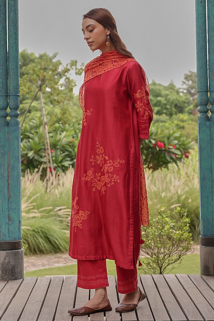 Berry Colored Giza Silk Floral Applique Embroidered Kurta Set by Vaayu at Pernia's Pop Up Shop