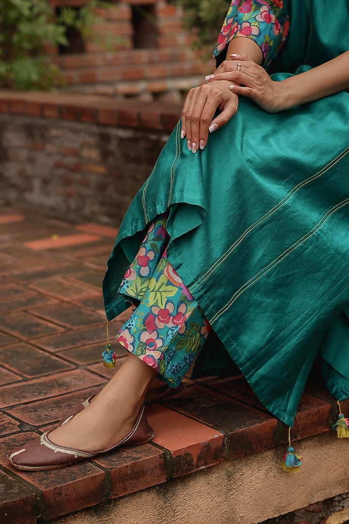 Teal Giza Silk Printed Co-Ord Set by Vaayu at Pernia's Pop Up Shop