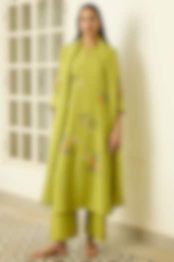 Lime Muslin Cotton Floral Applique Thread Embroidered Kurta Set by Vaayu at Pernia's Pop Up Shop