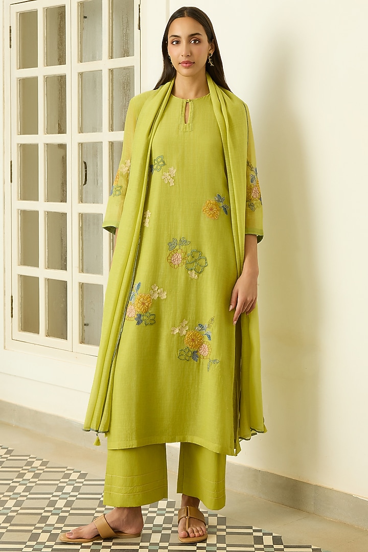 Lime Muslin Cotton Floral Applique Thread Embroidered Kurta Set by Vaayu at Pernia's Pop Up Shop