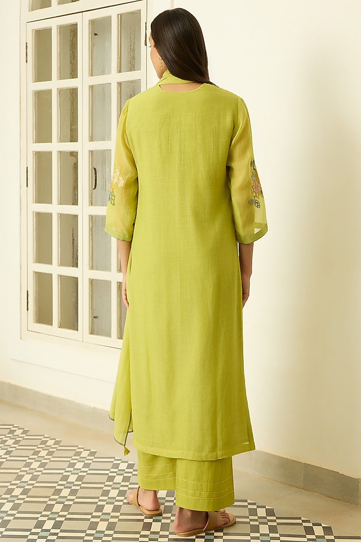 Lime Muslin Cotton Floral Applique Thread Embroidered Kurta Set by Vaayu at Pernia's Pop Up Shop