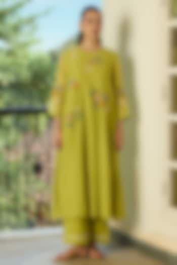 Lime Muslin Cotton Thread Embroidered Kurta Set by Vaayu at Pernia's Pop Up Shop
