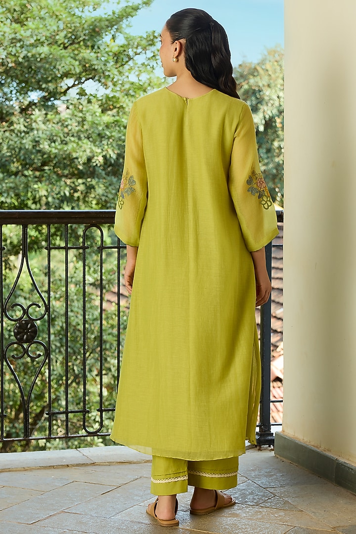 Lime Muslin Cotton Thread Embroidered Kurta Set by Vaayu at Pernia's Pop Up Shop