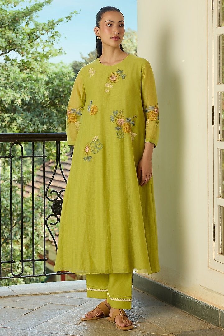 Lime Muslin Cotton Thread Embroidered Kurta Set by Vaayu at Pernia's Pop Up Shop