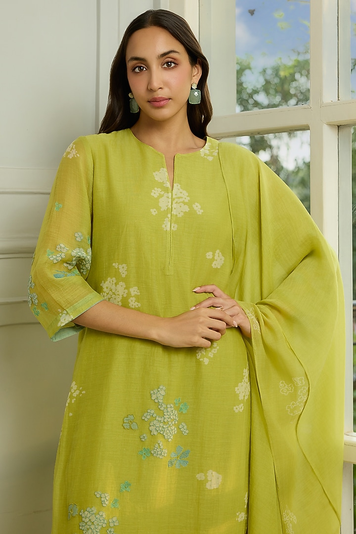 Lime Muslin Cotton Floral Applique Thread Embroidered Kurta Set by Vaayu at Pernia's Pop Up Shop