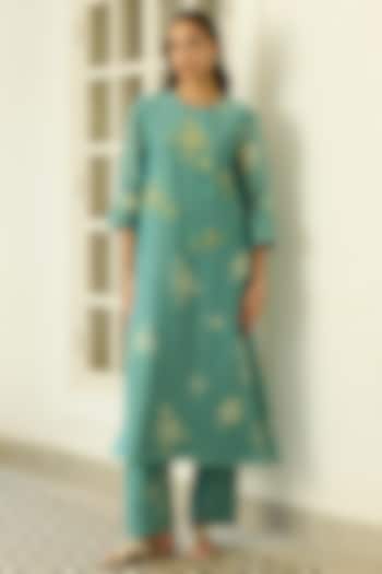 Aqua Muslin Cotton Floral Printed Kurta Set by Vaayu at Pernia's Pop Up Shop