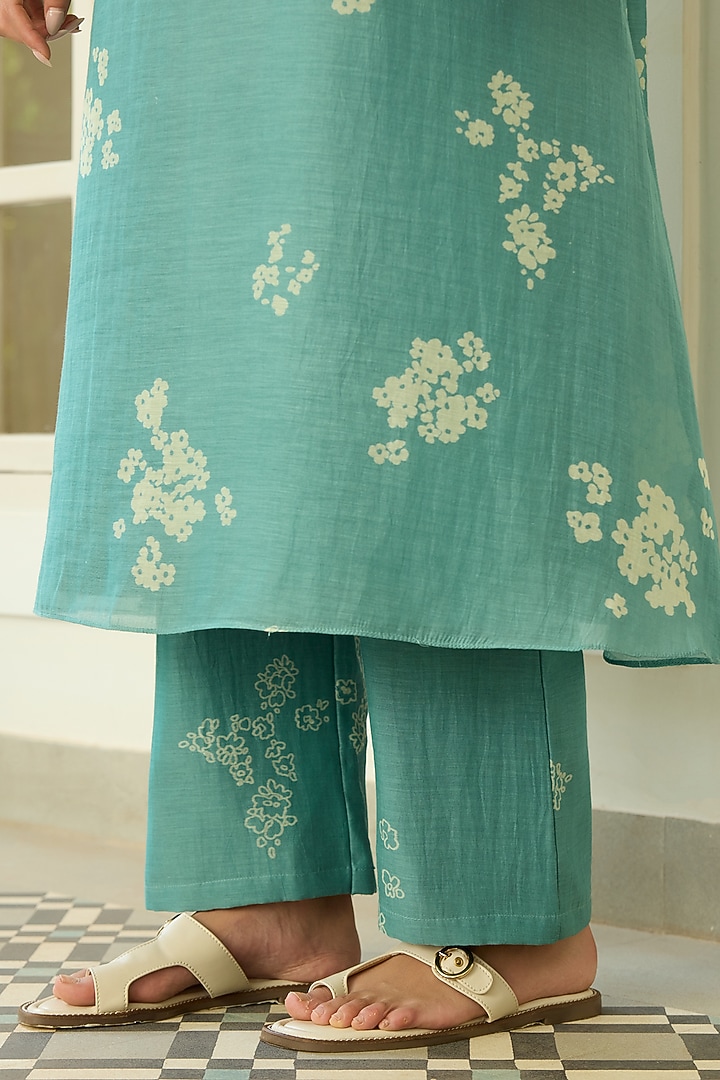 Aqua Muslin Cotton Floral Printed Kurta Set by Vaayu at Pernia's Pop Up Shop