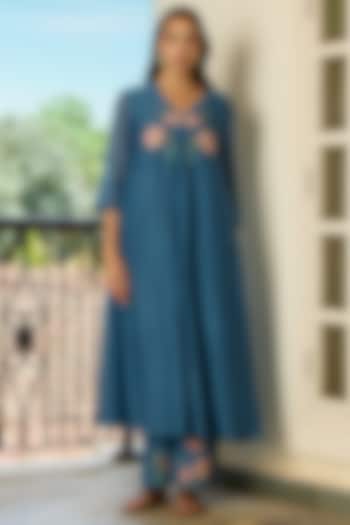 Indigo Muslin Cotton Pleated Kurta Set by Vaayu at Pernia's Pop Up Shop