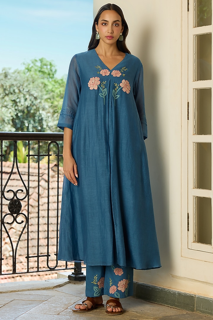 Indigo Muslin Cotton Pleated Kurta Set by Vaayu at Pernia's Pop Up Shop