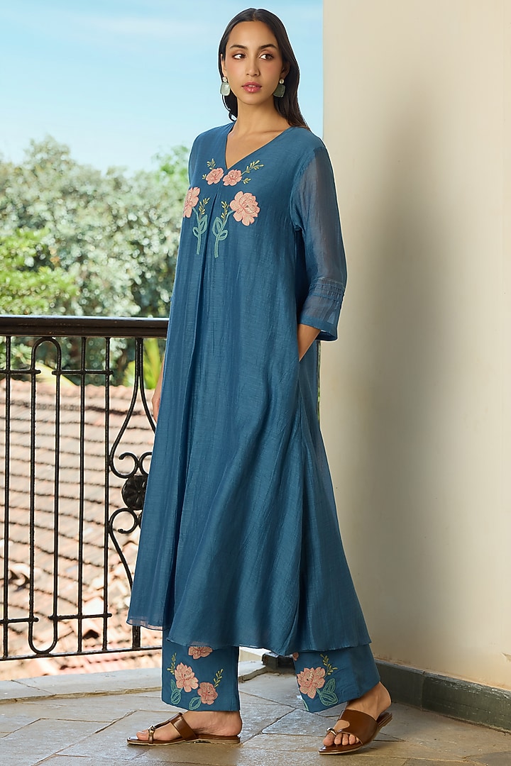 Indigo Muslin Cotton Pleated Kurta Set by Vaayu at Pernia's Pop Up Shop