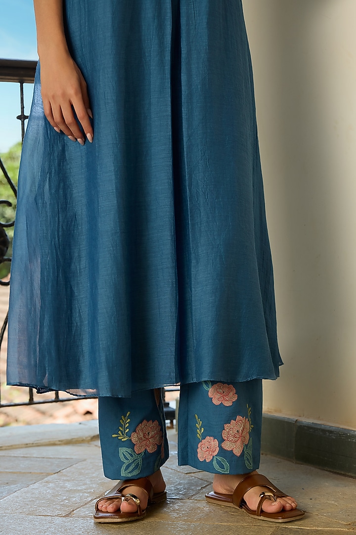 Indigo Muslin Cotton Pleated Kurta Set by Vaayu at Pernia's Pop Up Shop