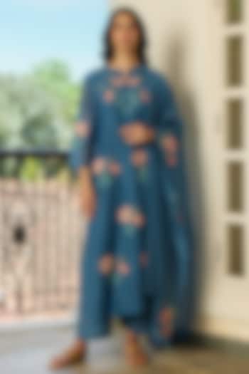 Indigo Muslin Cotton Floral Applique Kurta Set by Vaayu at Pernia's Pop Up Shop