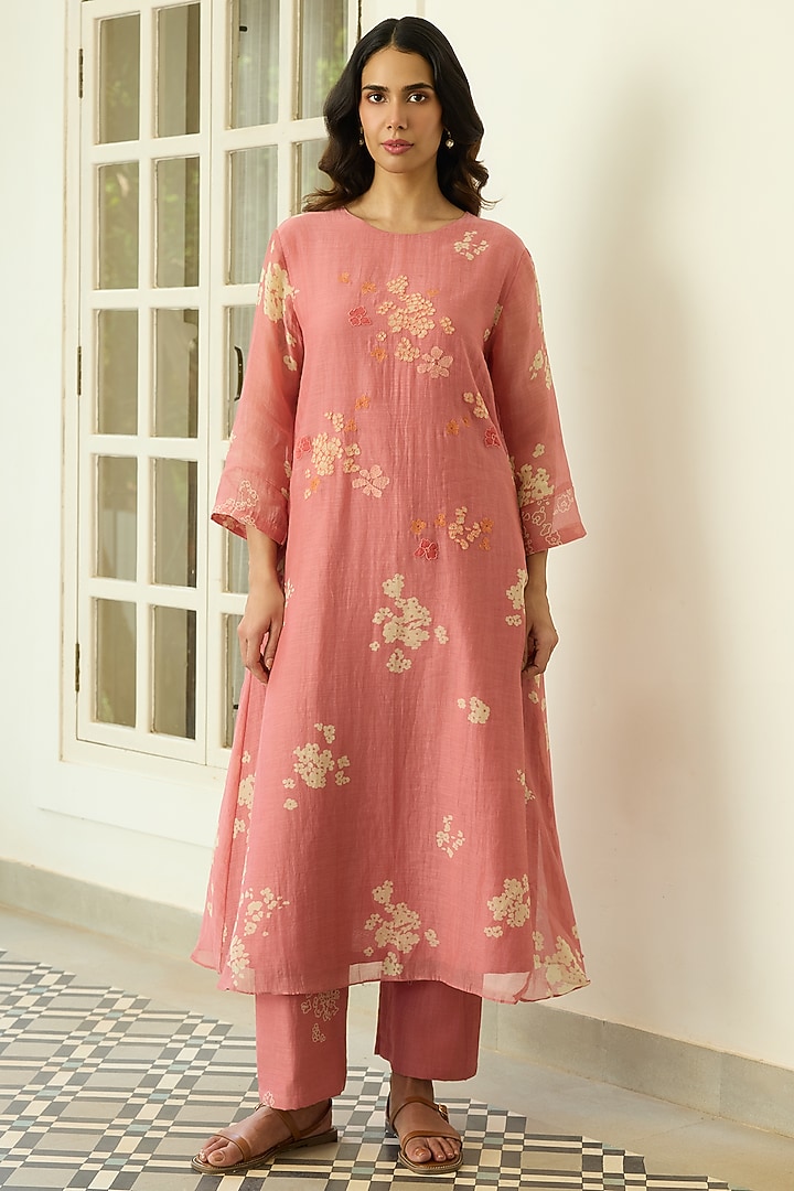 Blush Pink Muslin Cotton Pleated Kurta Set by Vaayu at Pernia's Pop Up Shop