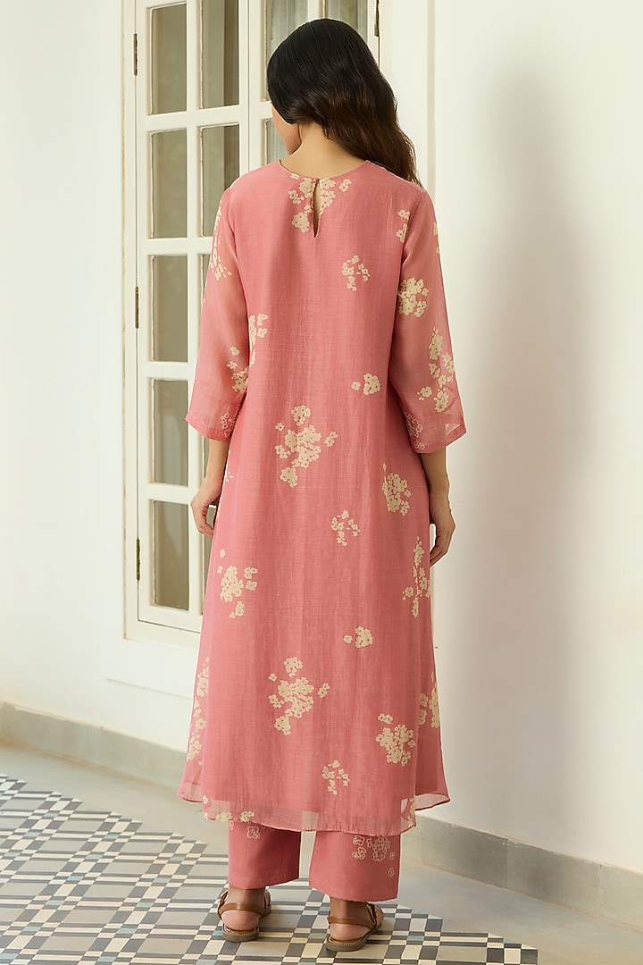 Blush Pink Muslin Cotton Pleated Kurta Set by Vaayu at Pernia's Pop Up Shop