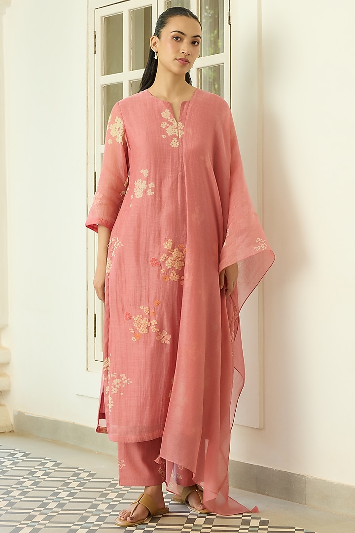 Blush Pink Muslin Cotton Floral Printed Kurta Set by Vaayu at Pernia's Pop Up Shop