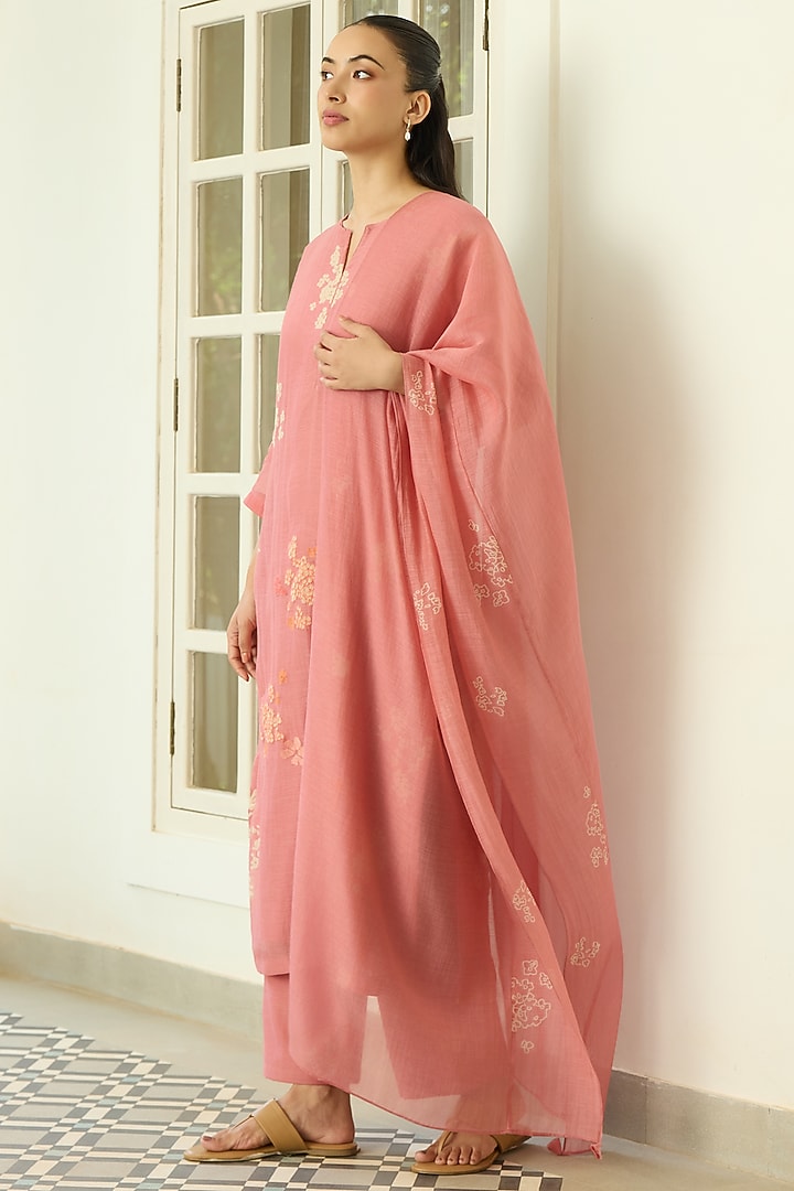 Blush Pink Muslin Cotton Floral Printed Kurta Set by Vaayu at Pernia's Pop Up Shop