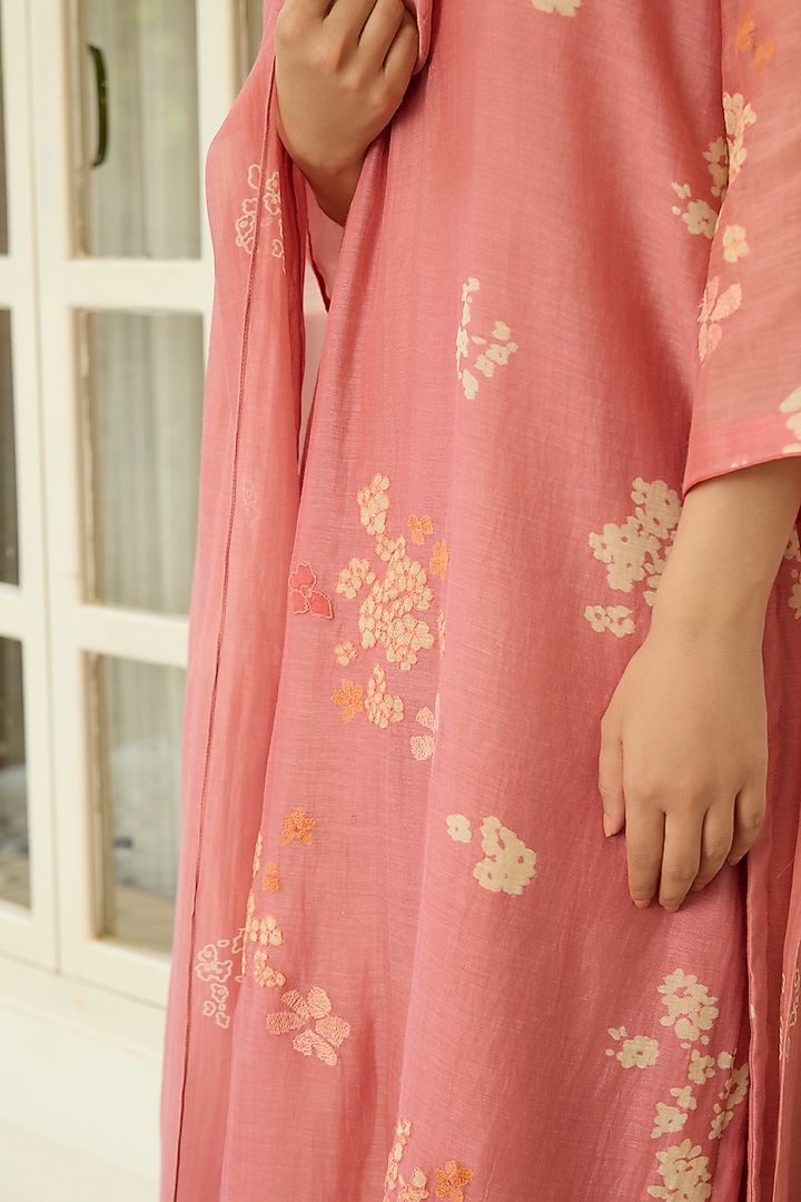 Blush Pink Muslin Cotton Floral Printed Kurta Set by Vaayu at Pernia's Pop Up Shop