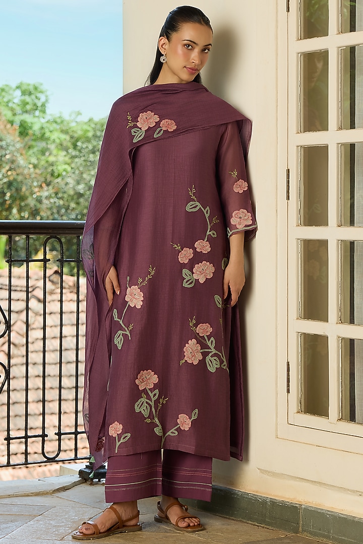 Amethyst Muslin Cotton Floral Applique Kurta Set by Vaayu at Pernia's Pop Up Shop