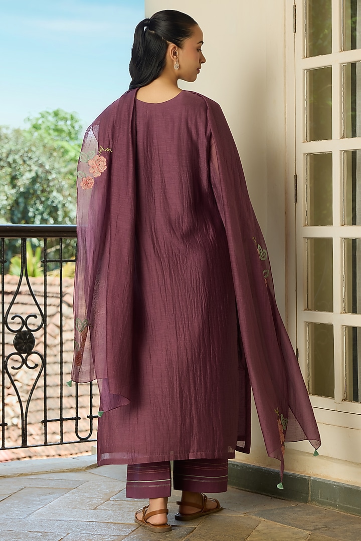 Amethyst Muslin Cotton Floral Applique Kurta Set by Vaayu at Pernia's Pop Up Shop